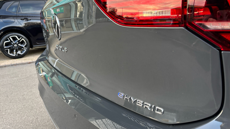 Volkswagen Golf 1.5 TSI 204 Style eHybrid 5dr DSG Hatchback